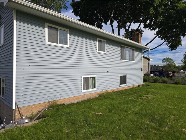 Building Photo - 55 Agar Ave
