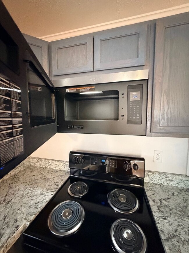 Building Photo - 1318 Lincoln Ave