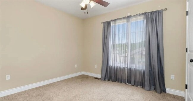 Building Photo - Beautiful Split-Level Home Near Fort Leonard Wood!