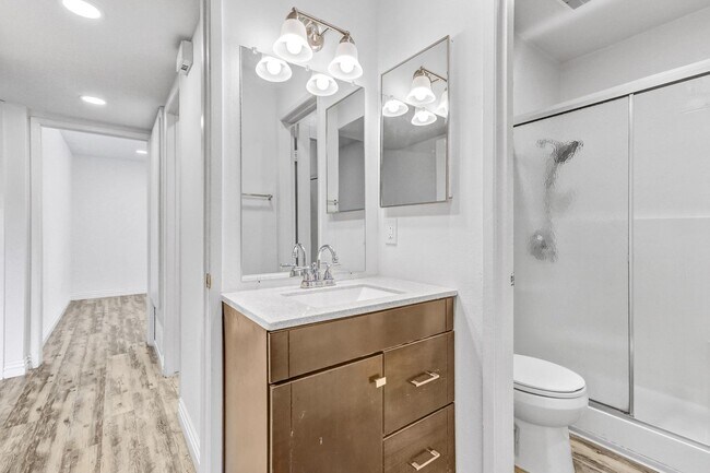 Building Photo - $500 MOVE IN SPECIAL! 2 BD, 2 BA Condo at Mission Plaza! 1000 Sq Ft w/ Great Amenities!