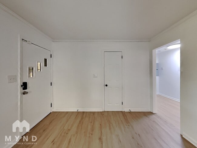 Building Photo - 108 Hillside Ave SE