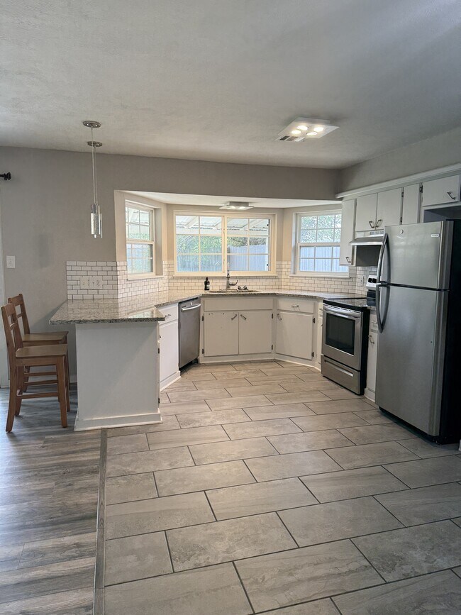 Building Photo - 7818 NW Welco Ave