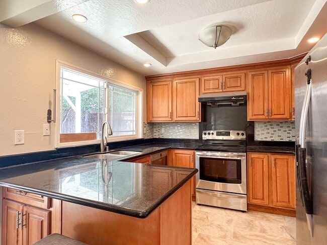 Building Photo - 4577 Meadowhurst Ct