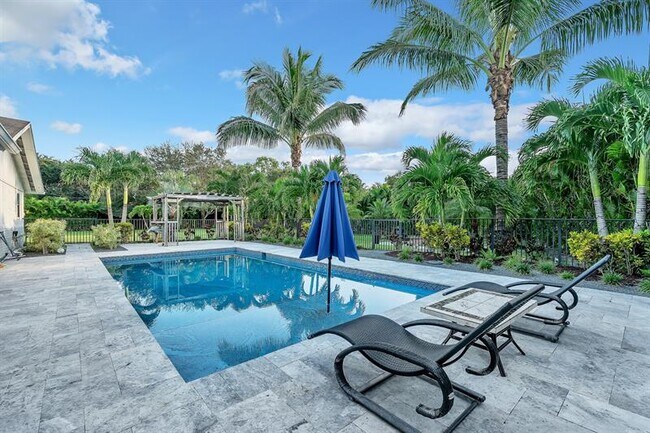 Building Photo - 10962 57th Pl S