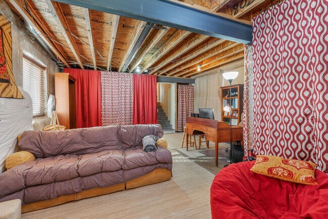 Building Photo - Charming 4-Bedroom, 3-Bath Home in East Loveland