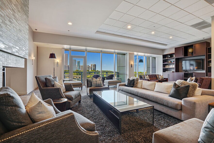 Building Photo - 1201 S Prairie Ave