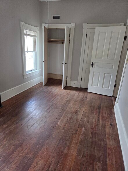 Bedroom Closet - 531 NE 2nd St
