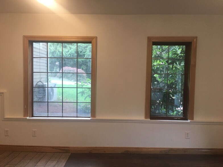 Living Area Windows - 23824 SE 28th St