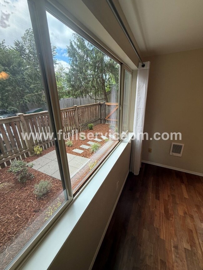 Building Photo - Seattle's Best Kept Secret
