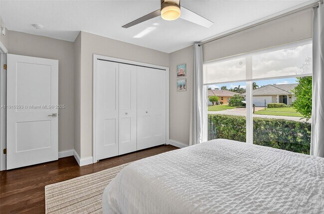 Building Photo - 5660 Golfway Dr