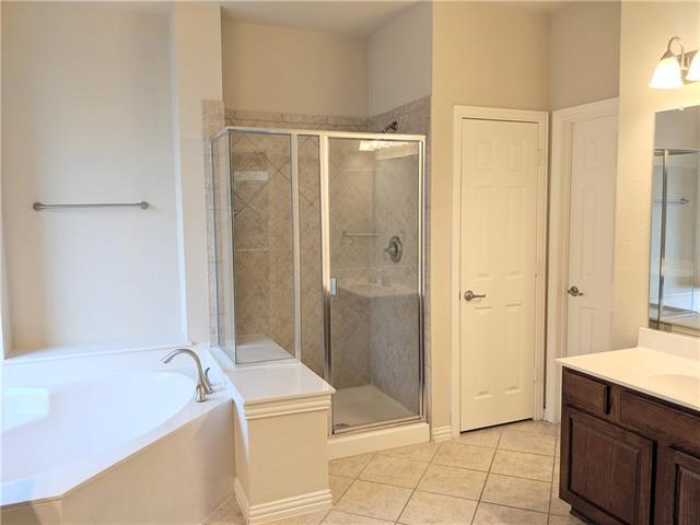 Building Photo - 10321 Cochron Dr