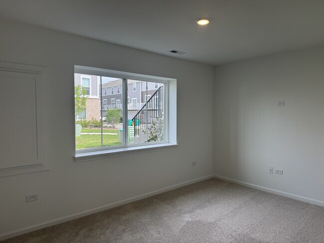 Building Photo - 14945 S McCarthy Cir
