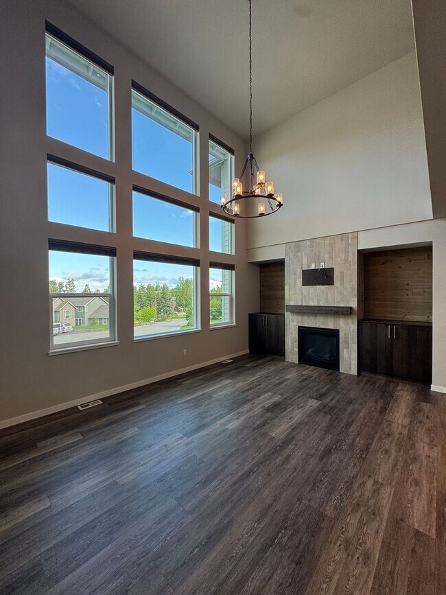 Building Photo - Stunning home in desirable Eagle River neighborhood