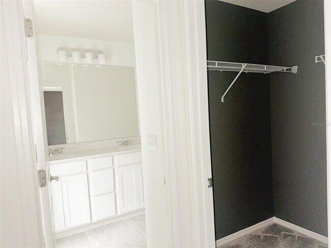 Building Photo - 1889 Summer Serenity Dr