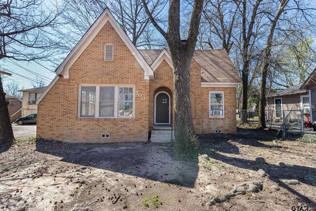 Building Photo - Charming 2 Bed, 1 Bath Home Near Downtown Tyler!