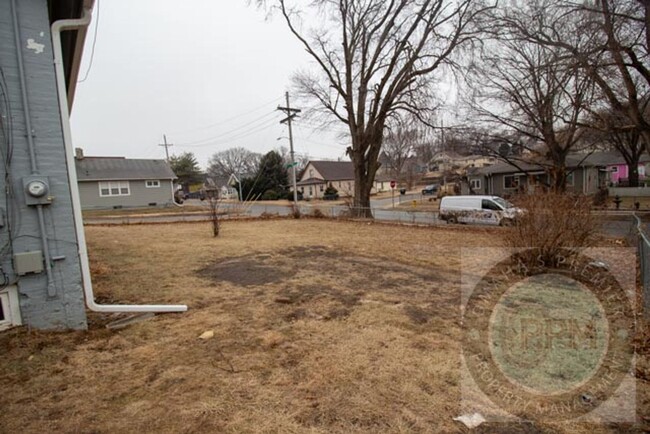 Building Photo - Cute 2 Bedroom House In South Omaha