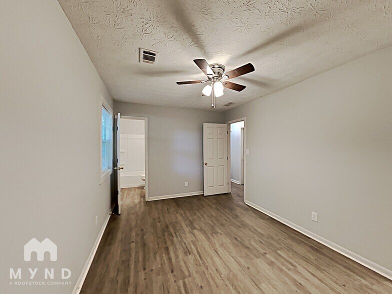 Building Photo - 1740 Hunting Creek Ln SE