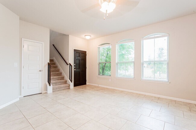 Building Photo - 605 Allenscreek Way-