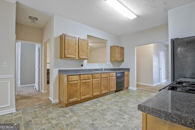 Building Photo - 214 Southwind Ln