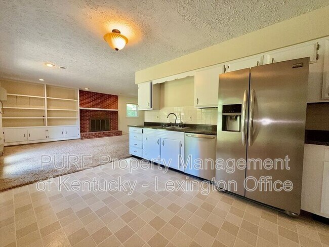 Building Photo - 2077 Dogwood Dr