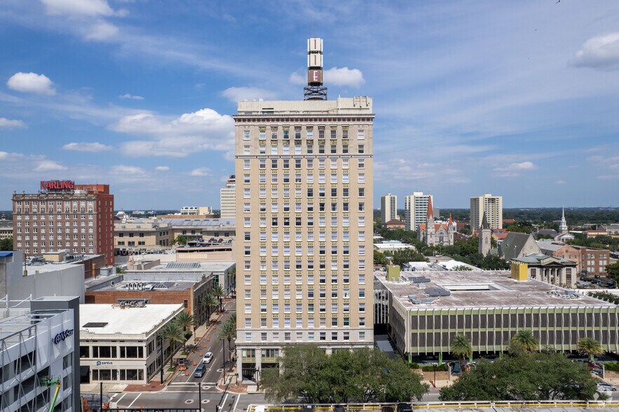 Building Photo - 11 East Apartments