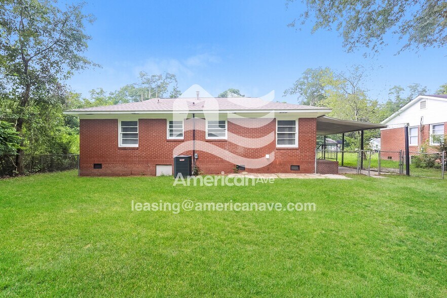 Building Photo - 4016 Singer Dr