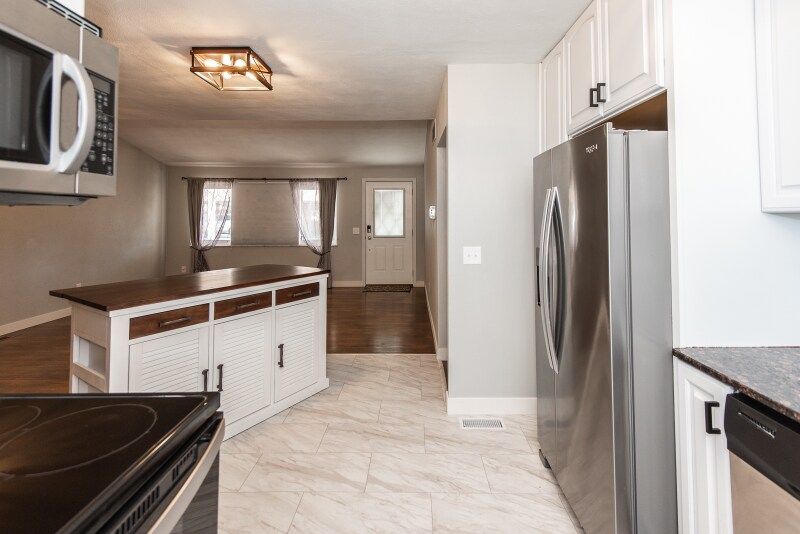 Building Photo - 317 S Pam Ave