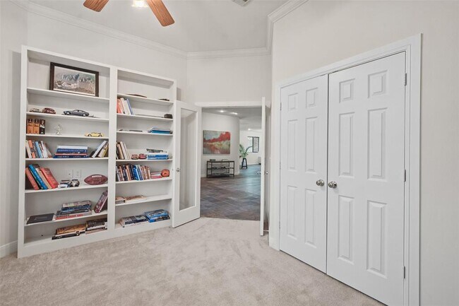 Building Photo - 5 Oak Crest Cir