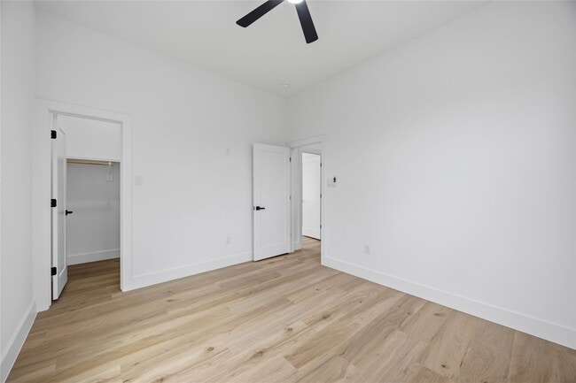 Building Photo - 9019 Comal St