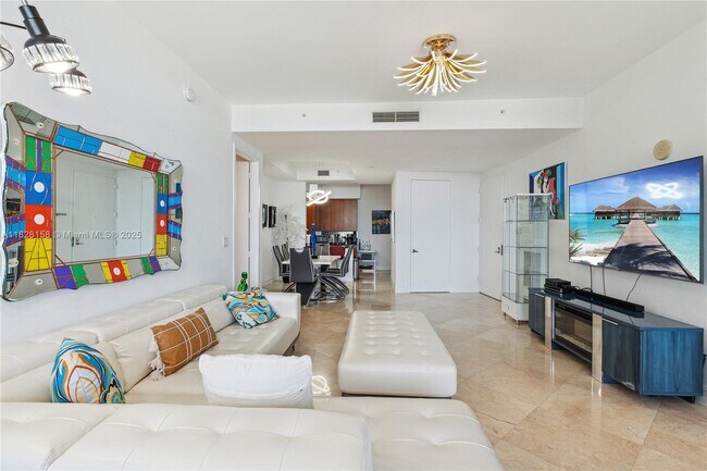 Building Photo - 18101 Collins Ave