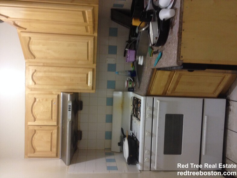 Building Photo - 129 Cedar St