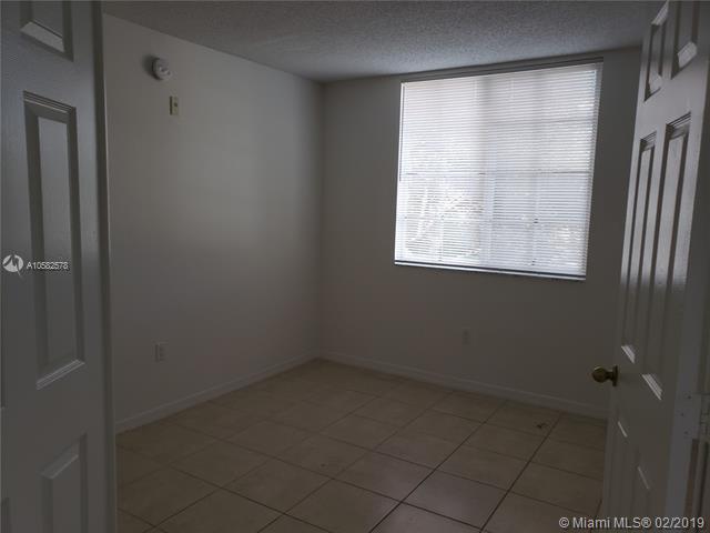 Building Photo - 777 SW 111th Way