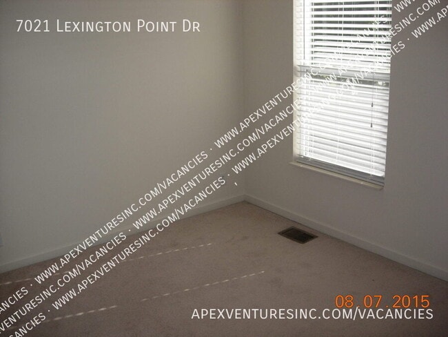 Building Photo - 7021 Lexington Point Dr