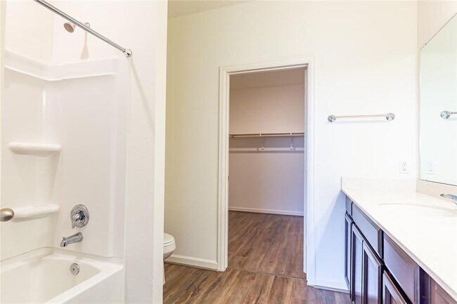 Building Photo - 6330 Highland Hts Dr