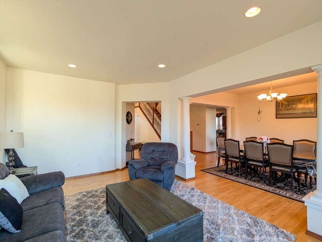 Building Photo - 5907 77th Dr NE