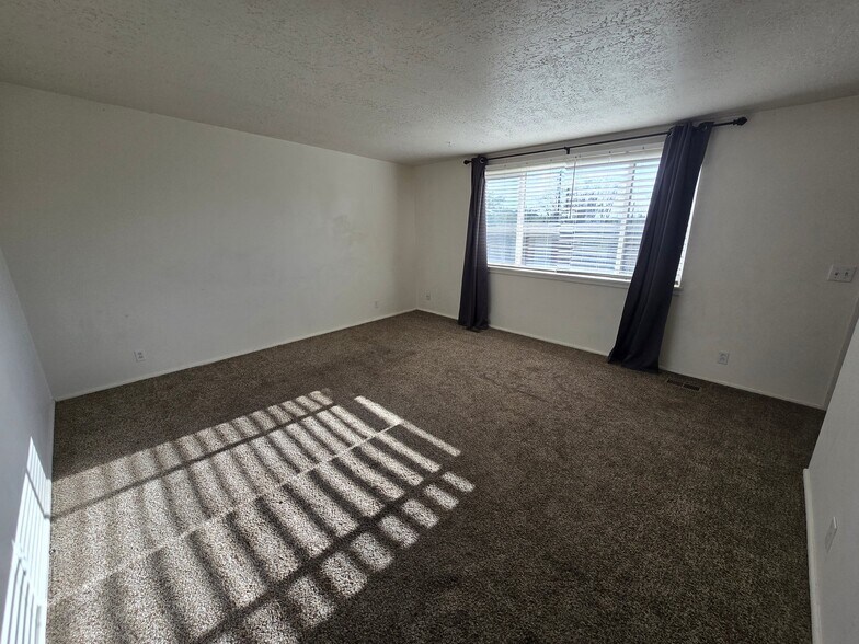 Building Photo - 2583 W 4800 S