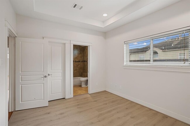 Building Photo - 5743 Kansas St