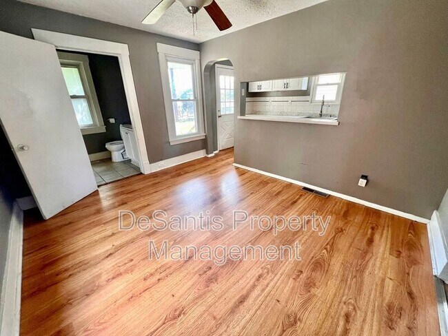 Building Photo - 4535 4th Ave