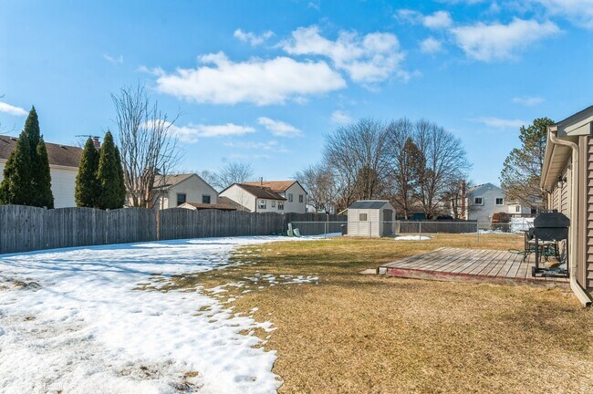 Building Photo - 301 Alice Ct