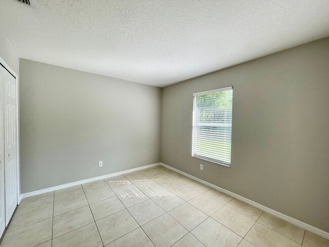 Building Photo - Great 4/2 home in Wedgefield!!