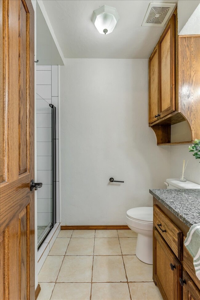 Building Photo - 2508 NE Turtle Creek Dr