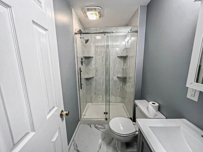 Building Photo - Magnificent 5 Bed 3 Bath Colonial Home Sitting On Massive Lot In Sought After Cabels Mills