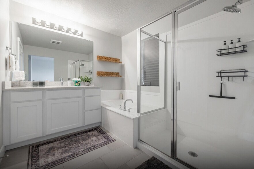 Building Photo - 1024 W 400 S