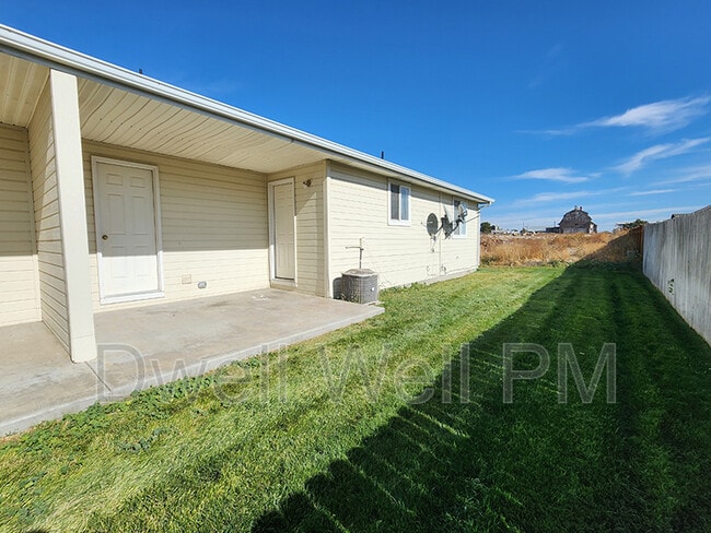 Building Photo - 226 N Grant St