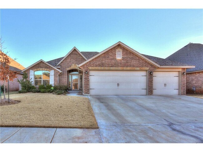 Building Photo - 4 Bedrooms/3Car/Storm Shelter-In Edmond Schools-Community Pool