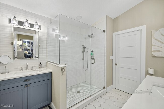 Building Photo - 611 SW 57th St