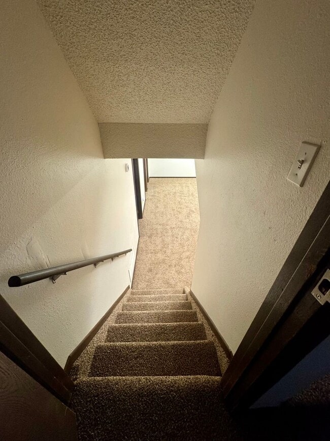 Building Photo - Vista Grande Terrace/4 Bedroom Home