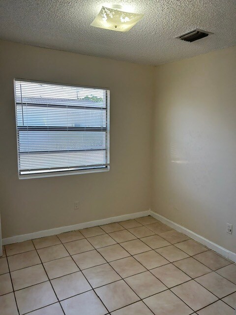 Building Photo - 5003 Garden Ave