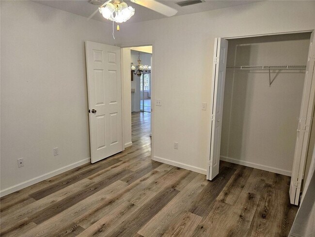 Building Photo - 1088 Panda Rd