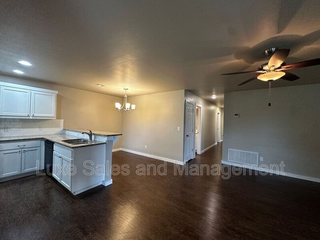 Building Photo - 1419 MacAlpine St